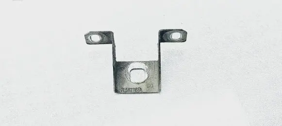 Porsche Cayenne (9PA) Fender mounting bracket 7L5821161A