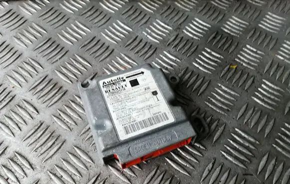 Renault Scenic I Airbag control unit/module 7700437471B 550803800
