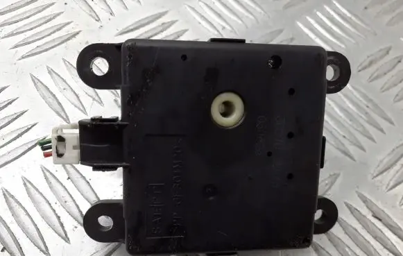 Nissan Primera A/C air flow flap actuator/motor 3C270