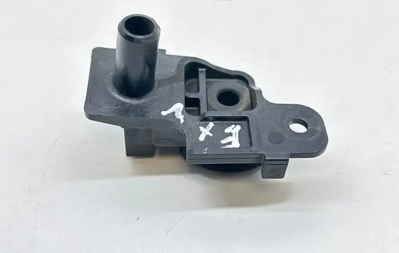 Jaguar XE Radiator mount bracket GX738K007BB