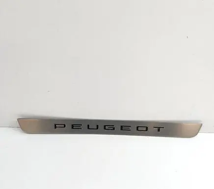 Peugeot 5008 II Front sill trim cover 98397473VV