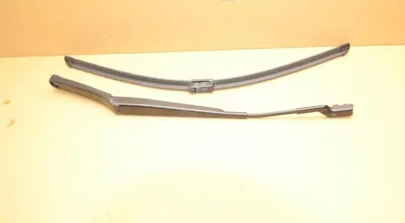Skoda Kodiaq Front wiper blade arm 566955409 12940
