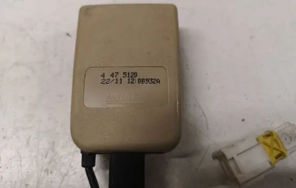 Peugeot 407 Front seatbelt buckle 4475120