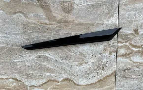 Maserati Levante Front door card panel trim 670040547