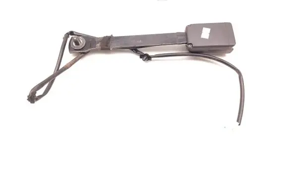 Front seatbelt buckle
