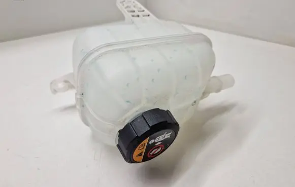 Hyundai Ioniq 5 Coolant expansion tank/reservoir 25430GI000