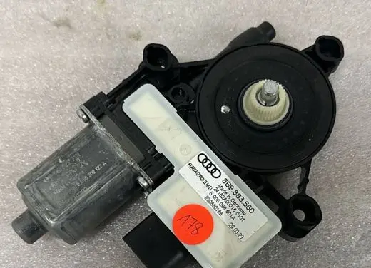 Audi e-tron Curtain motor 8B9863560
