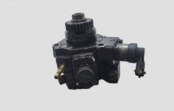 Volkswagen PASSAT B7 Fuel injection high pressure pump 0445010439 5738655 HMLGT6017R