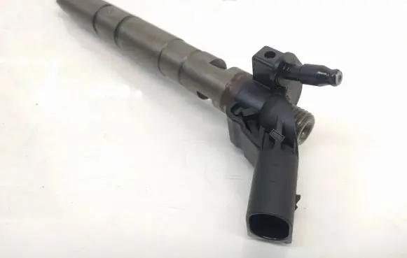 Audi A6 S6 C6 4F Fuel injector 059130277AJ 0445115054