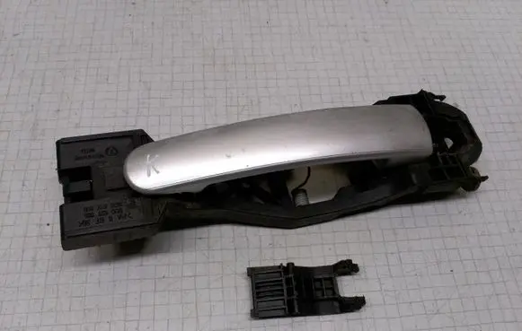 Volkswagen Lupo Front door exterior handle 6E0837885 6E0837886