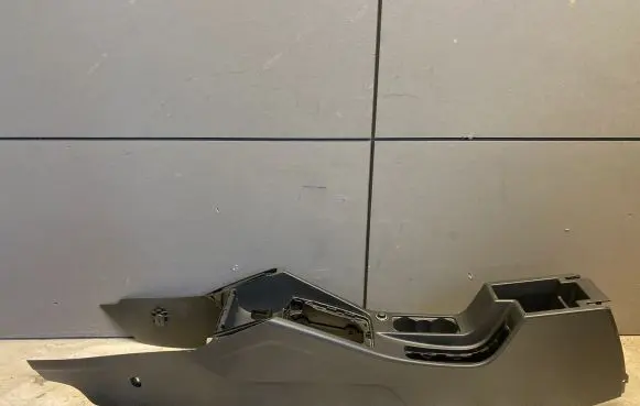 Skoda Octavia Mk3 (5E) Center console 5E1863243B