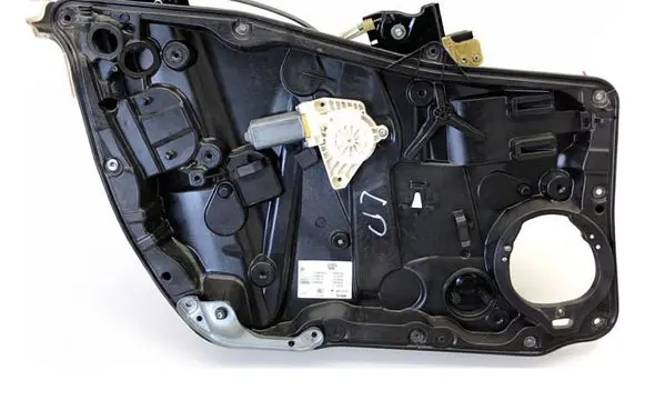Mercedes-Benz CLA C117 X117 W117 Front door window regulator with motor