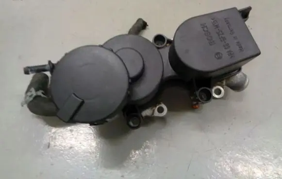 Mercedes-Benz B W245 Oil breather separator 