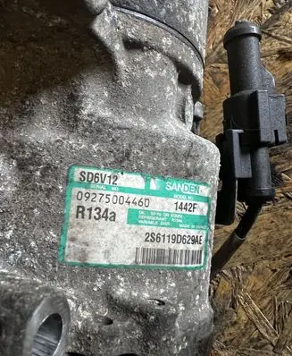 Mazda 2 Air conditioning (A/C) compressor (pump) 2S6119D629AE