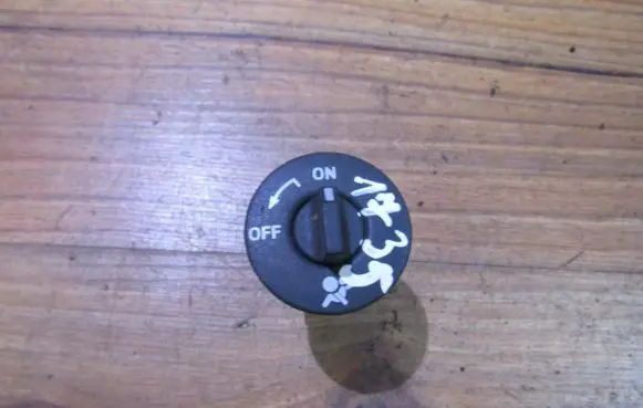 Renault Megane II Passenger airbag on/off switch 8200169589b