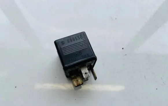 Audi A6 S6 C4 4A Other relay 443951253s 899556
