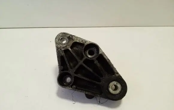 Volvo V40 Cross country Engine mounting bracket 30758027