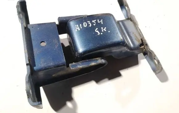 Opel Vivaro Rear door lower hinge