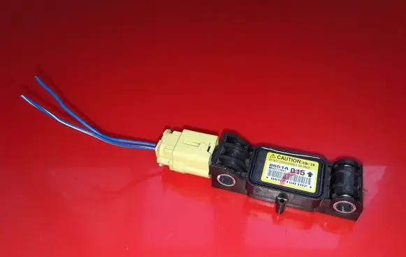 Mitsubishi Grandis Airbag deployment crash/impact sensor 8651A015 W002T11091