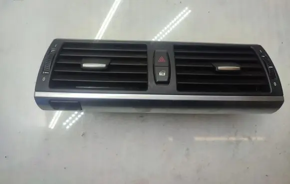 BMW X5 E70 Dash center air vent grill 9210705