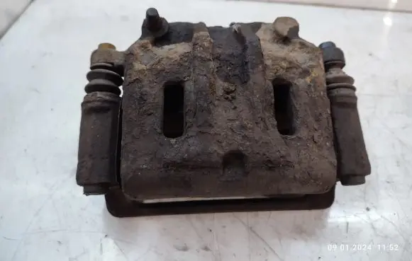 KIA Sorento Front brake caliper
