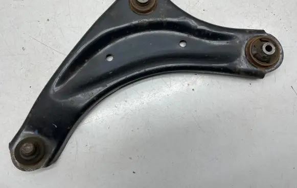 Nissan Pulsar Front lower control arm/wishbone 545011KK0B