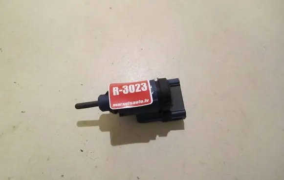 Volkswagen PASSAT B5.5 Brake pedal sensor switch 1J0927189 0339 19322002