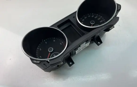 Volkswagen Golf VI Speedometer (instrument cluster) 5K0920963A
