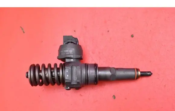 Skoda Octavia Mk2 (1Z) Fuel injector 038130073AG
