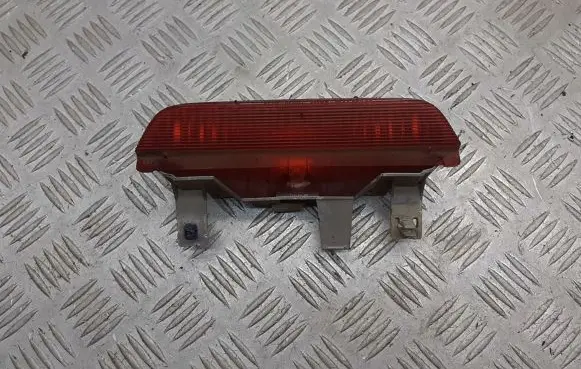 Toyota Yaris Verso Third/center stoplight E130516