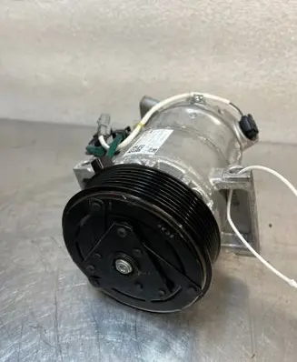 Renault Clio V Air conditioning (A/C) compressor (pump)