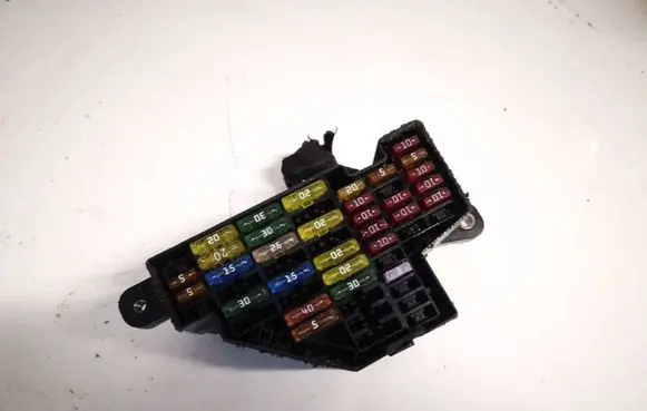 Volkswagen PASSAT B7 Fuse box set