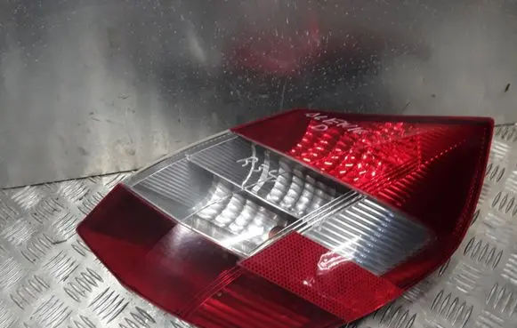 Renault Scenic II - Grand scenic II Rear/tail lights 8200493375