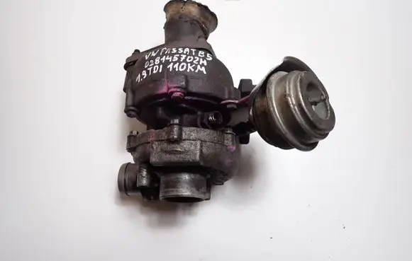 Volkswagen PASSAT B5.5 Turbo 028145702H
