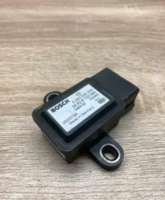 BMW 5 E39 ESP acceleration yaw rate sensor 6753694 0265005248 Black