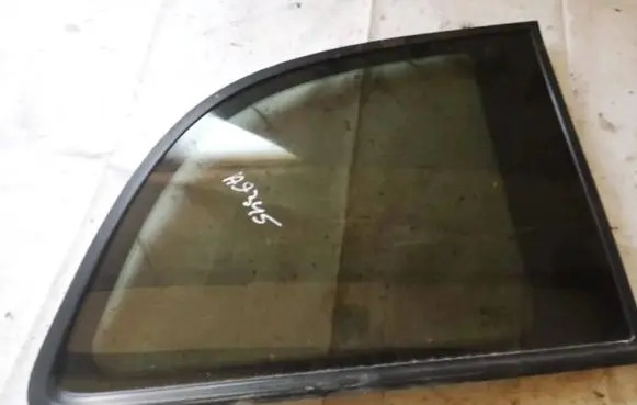 Opel Zafira A Rear side window as2