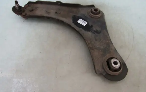 Renault Megane III Front lower control arm/wishbone
