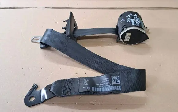 Seat Toledo III (5P) Middle seatbelt (rear) 5M0857807B
