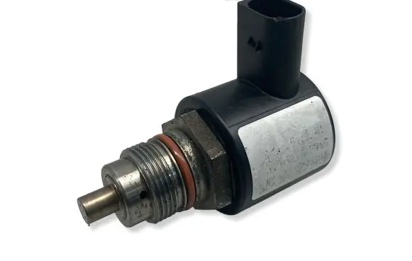 Mercedes-Benz E W211 Fuel pressure regulator 9307Z515A
