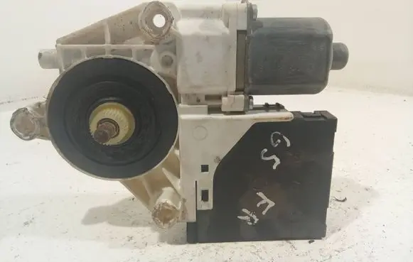 Volkswagen Golf V Front door window regulator motor 1K0959792J