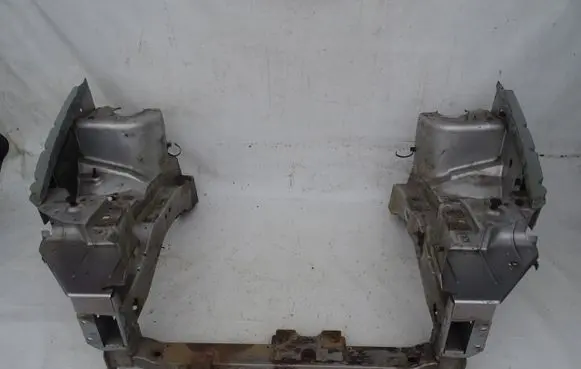 Chrysler Voyager Radiator support slam panel