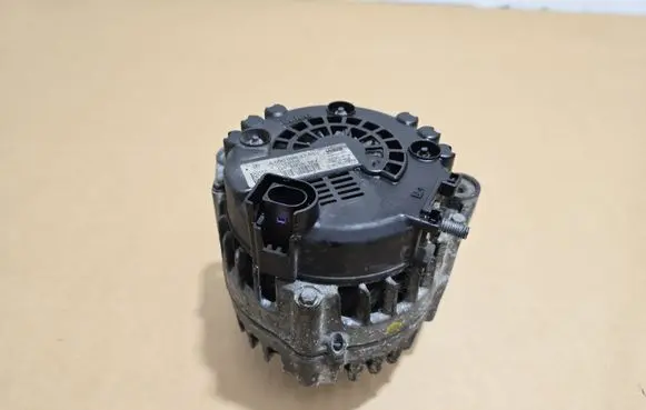 Mercedes-Benz C W205 Generator/alternator A0009063701