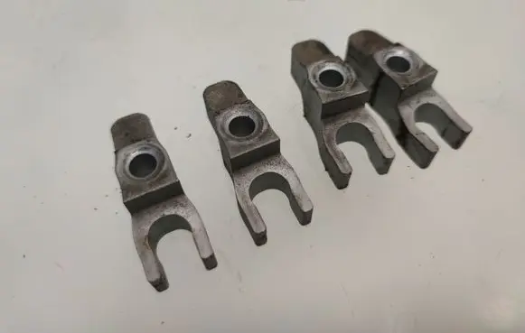 Opel Insignia A Fuel Injector clamp holder 