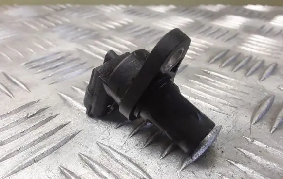 Mercedes-Benz C W204 Crankshaft position sensor A0041539628 0232103050