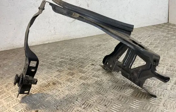 Mercedes-Benz E C207 W207 Headlight/headlamp mounting bracket A2076200291 010AC0139