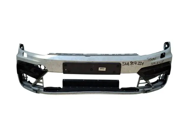 Volkswagen Tiguan Front bumper 5NA807221