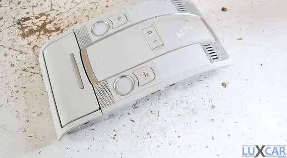 Audi A6 S6 C6 4F Front seat light 4F0947135BQ 18550312 09042009AS