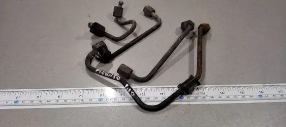 KIA Picanto Fuel injector supply line/pipe 