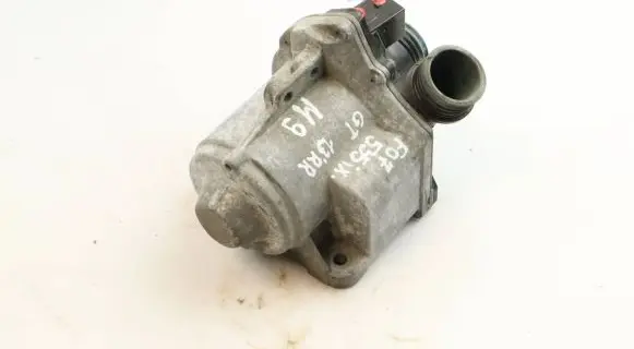 BMW 5 GT F07 Water pump 7632426