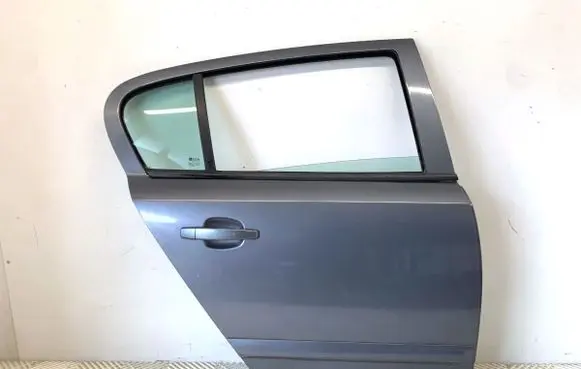 Opel Astra H Rear door